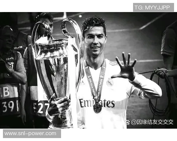 足球历史第二号球星是谁 探索最接近梅西和C罗的传奇人物