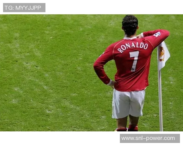 已退役足球巨星盘点：那些曾经驰骋绿茵场的传奇人物