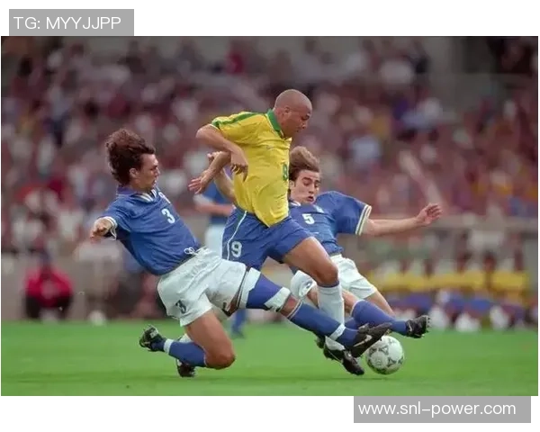 足球全能中场巨星崛起 技艺全面统治赛场引领新时代风潮